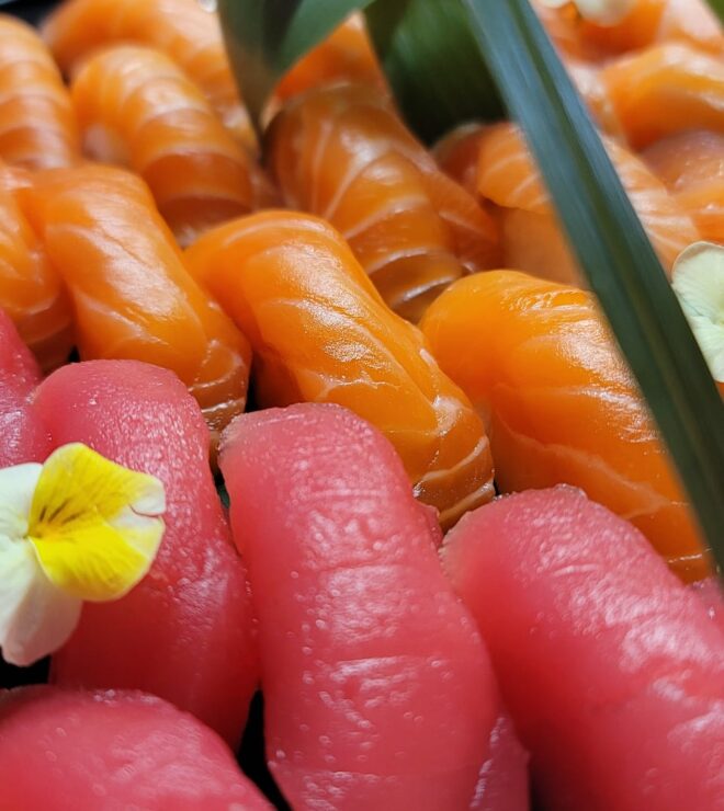 Salmon & Tuna Sushi